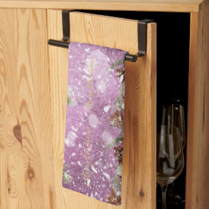 Brandzweige mit Kiefernzapfen im Schnee Geschirrtuch