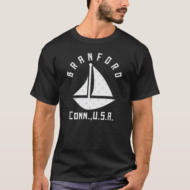 Branford Connecticut Segelboot Weißen Text Ab T-Shirt (Vorderseite)