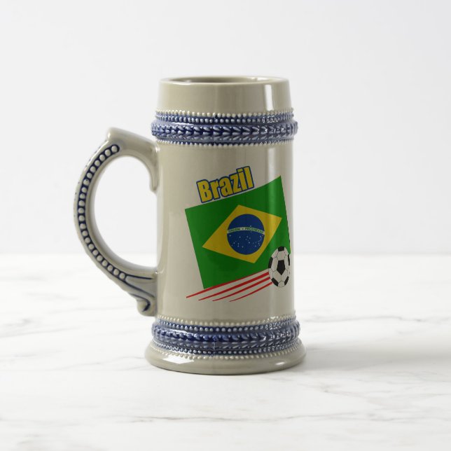 Brasilianisches Fußball-Team Bierglas (Links)