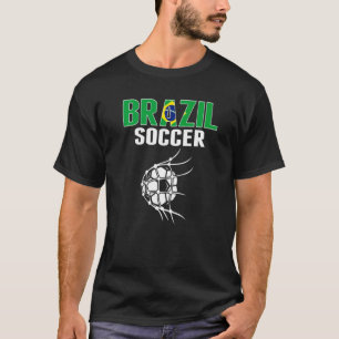 Brasiliens Fußballball-Ball im Netz Brasilianische T-Shirt