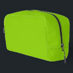 Brat Green Solid Color Waschbeutel<br><div class="desc">Toilettenartikel Dopp Kit Tote Bag in allen Formen über Print Style Mode Statement Zubehör gedruckt mit Brat Green Solid Color Grafik Design Illustration und Auswahl Produkte Sammlung von TheFabricSeal Print on Demand Shop unter Zazzle.com #ZazzleMade https://www.zazzle.com/store/thefabricseal TheFabricSeal ©️ Original. Dieser Gedanke provoziert gelben Kalkstein grüne Farbe wird die Aufmerksamkeit und...</div>