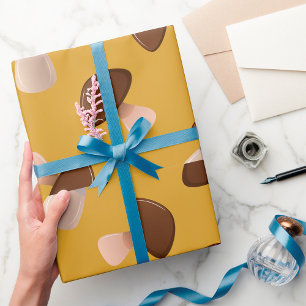 Braun-Pilzmuster auf Mustard Yellow Geschenkpapier