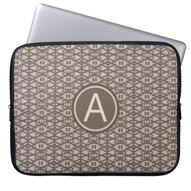 Braunbeige Diamantmuster und Monogramm Laptopschutzhülle (Vorderseite)