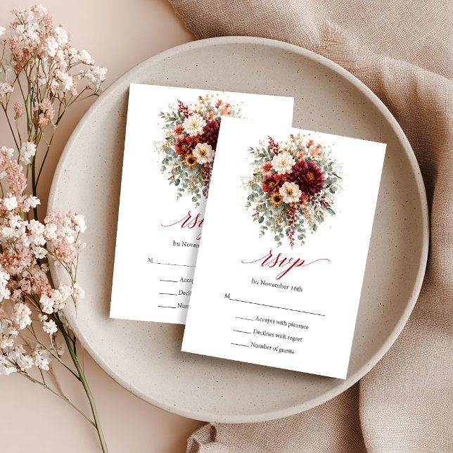 Braune Herbstblumen Boho Eukalyptus RSVP Karte (Maroon Autumn Flowers Boho Eucalyptus RSVP Card

)