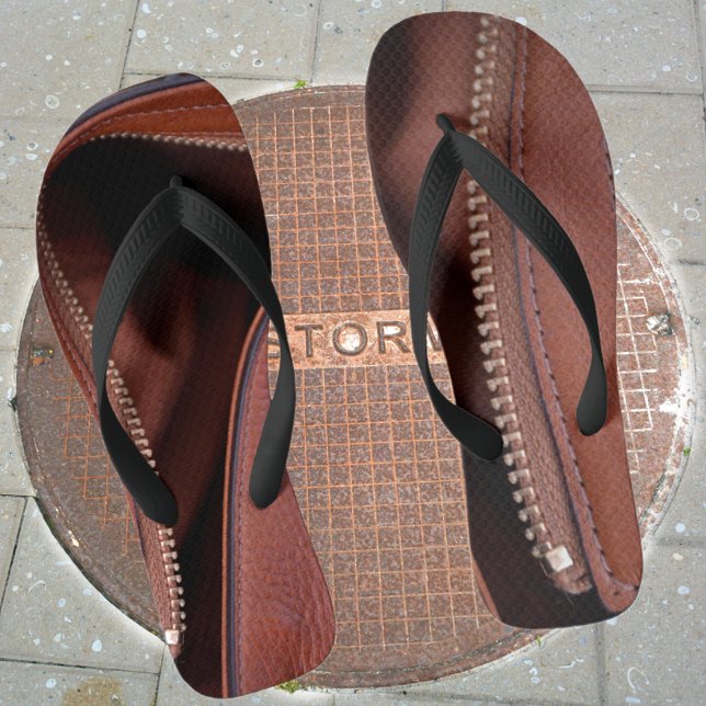 Braune Imitate Leather Zipper Fotografie Flip Flops (Von Creator hochgeladen)