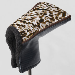 Braune, in Bewegung befindliche Löcher, dunkel und Golf Headcover