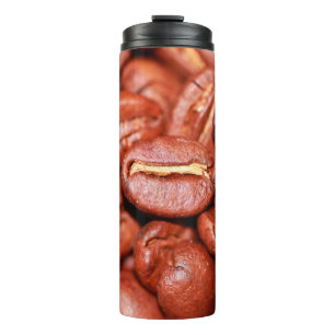 Braune Kaffeebohnen geröstet Thermosbecher
