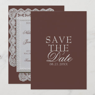 Braune Vintage-Hochzeit mit Spitzen im Old-Money-S Save The Date