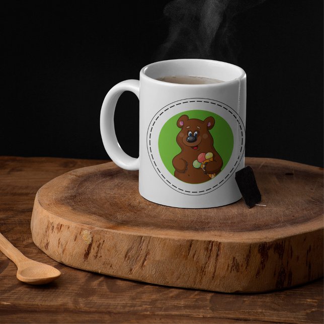 Brauner Bär mit Eiscreme Kaffeetasse (Von Creator hochgeladen)
