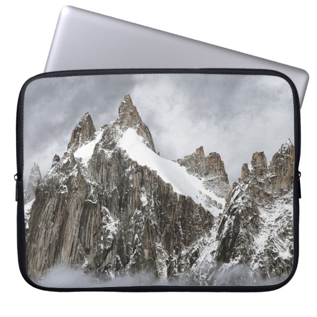 BRAUNER BERG LAPTOPSCHUTZHÜLLE (Vorderseite)