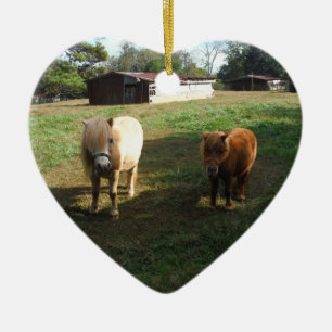 Brauner Blond, zwei Miniaturpferde, "Kleiner Pony" Keramikornament