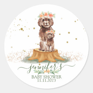 Brauner Cavapoo mit floraler Krone Baby Shower Runder Aufkleber