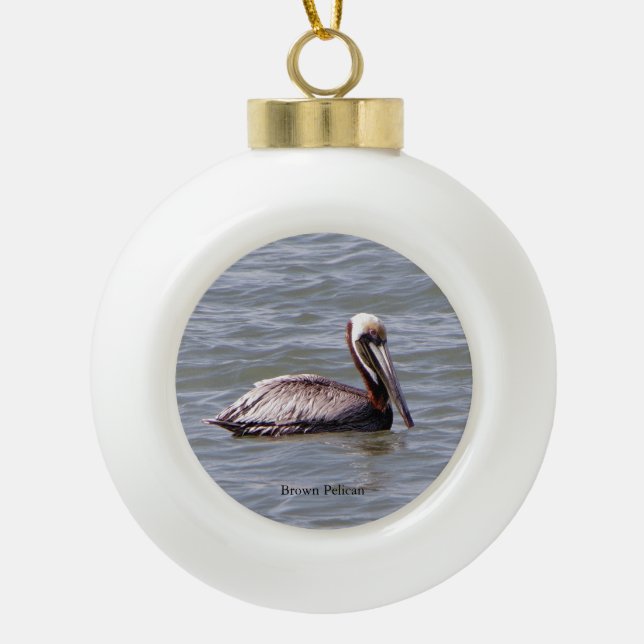Brauner Pelikanball oder Schneeflockenschmuck Keramik Kugel-Ornament (Vorderseite)