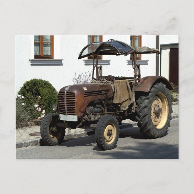 Brauner Rostiger Traktor Postkarte (Vorderseite)