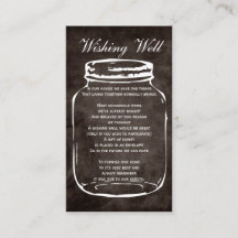 Brauner, rustikaler Krug, der gute Karten wünscht