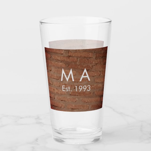 Brauner rustikaler Stein mit dem Namen Datum des J Glas (Vorderseite)