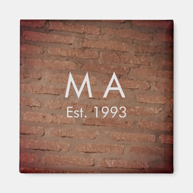 Brauner rustikaler Stein mit dem Namen Datum des J Magnet (Vorne)