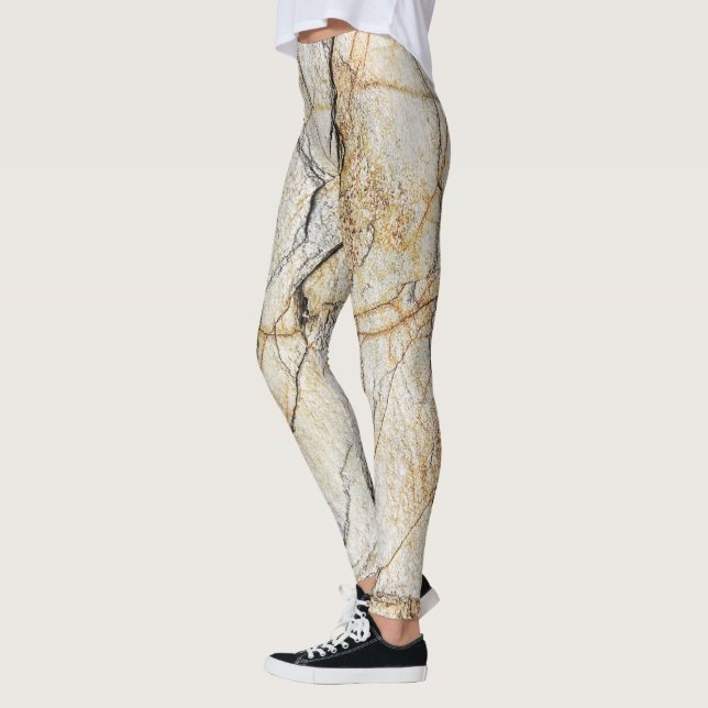 Brauner und schwarz getexturierter Stabstein Leggings (Links)