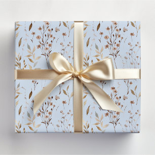 Braunes Blumen- und Blättermuster im Winter Geschenkpapier