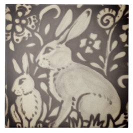 Braunes Cremes Kaninchen Blumenblätterung Holzdeko Fliese