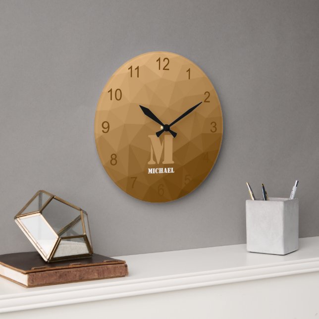 Braunes geometrisches Messemuster Monogramm Große Wanduhr (Büro)