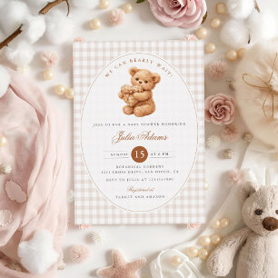 Braunes Gingham-Teddybär Neutrale Babyparty-Papier Einladung
