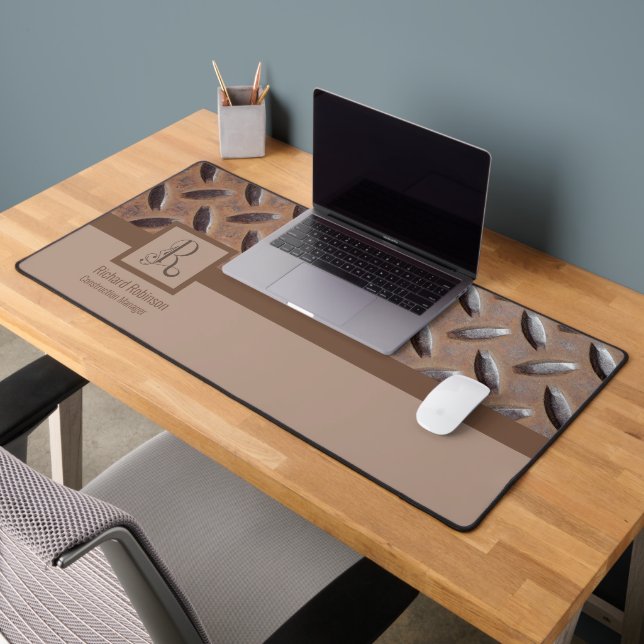 Braunes Manhole Cover Muster, Monogramm Name & Tit Schreibtischunterlage (Büro 2)