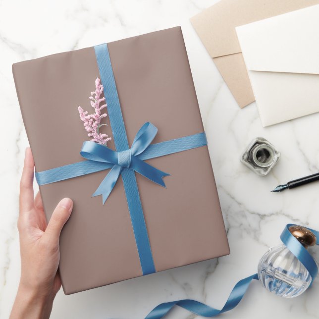 Braunes Solid Color 9C7F74 Wrapping Paper Geschenkpapier (Schenken)