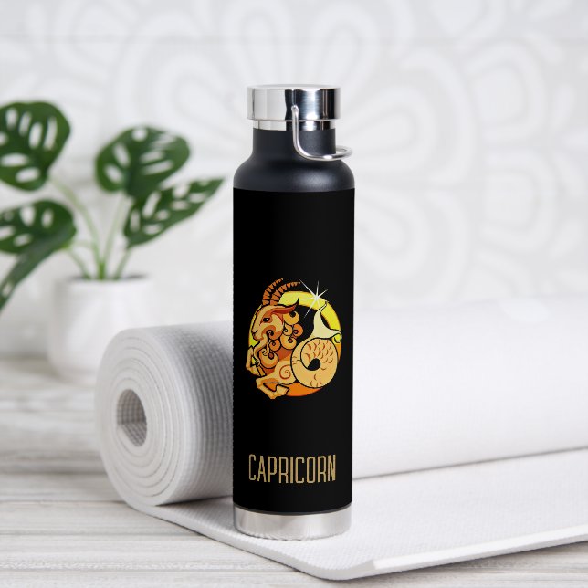 Braunes und goldenes Capricorn-Zodiakzeichen schwa Trinkflasche (Yoga)