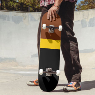 Braungelb-Schwarz-Blockstil-Design Skateboard