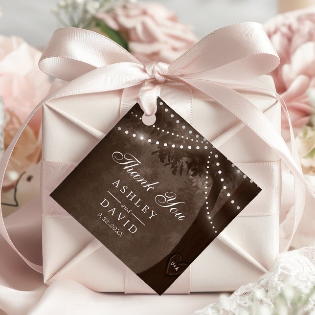 Bräunliche Rustikale Baumleuchten gezeichnete Init Geschenkanhänger (Von Creator hochgeladen)