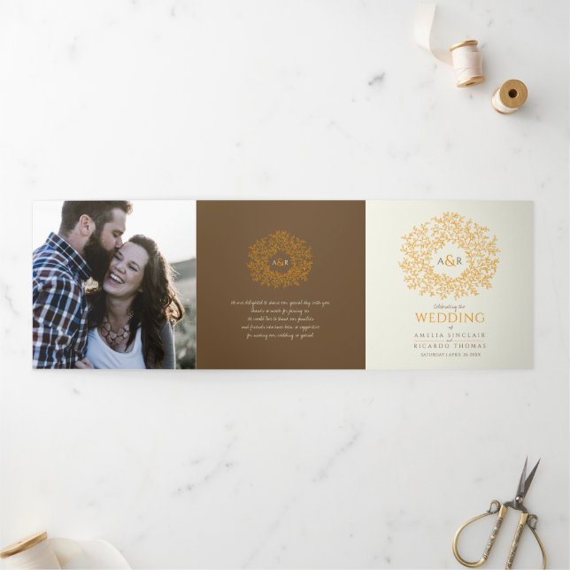 Braunorange Monogramm Widmung Foto Hochzeit Dreifach-gefaltete Programmkarte (Außenbereich)