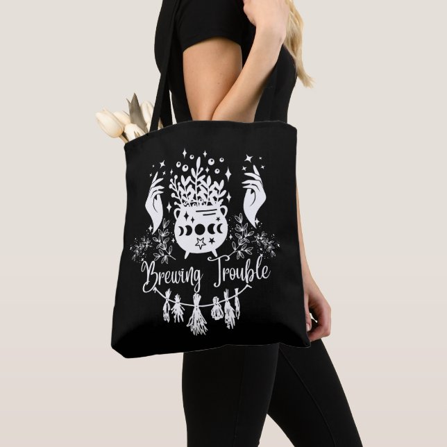 Brauprobleme: Mischous Witchy Design (Von Nahem)