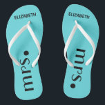 Braut-Empfang personalisiert Flip Flops<br><div class="desc">Ein niedlicher Zusatz zu Ihrem Bestimmungsortstrand oder zu Poolsidehochzeit! Tanzen Sie die Nacht weg in diesen bequemer Zaum umdrehen Reinfälle. Beispielhintergrundfarbe ist- Tiffany, Aqua Blauklicken "besonders anfertigen es" zur Änderungsfarbe. Das Wort "Frau", im Schwarzen mit den Bräuten nennen personalisiertes. Um des zusammenpassenden Bräutigams zu sehen Reinfälle umzudrehen bitte besichtigen meinen...</div>