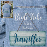 Braut für Hochzeit Bachelorette Monogram Jeansjacke<br><div class="desc">Niedlich Coastal Brides Bachelorette Monogram Bridesmaid Watercolor Blue Jean Denim Jacket. Custom Monogram Bridesmaid,  Brautparty,  Junggeselinnen-Abschiede oder die Hochzeitsveranstaltung."Etwas Blau "Jean Denim Jacket. Wenn Sie etwas Besonderes gewollt haben,  um den Anlass zu würdigen,  ist diese personalisierte Jacket das ideale Geschenk für Ihren B-Stamm,  Ihre Hochzeitsfeier oder Ihren Junggeselinnen-Abschied.</div>