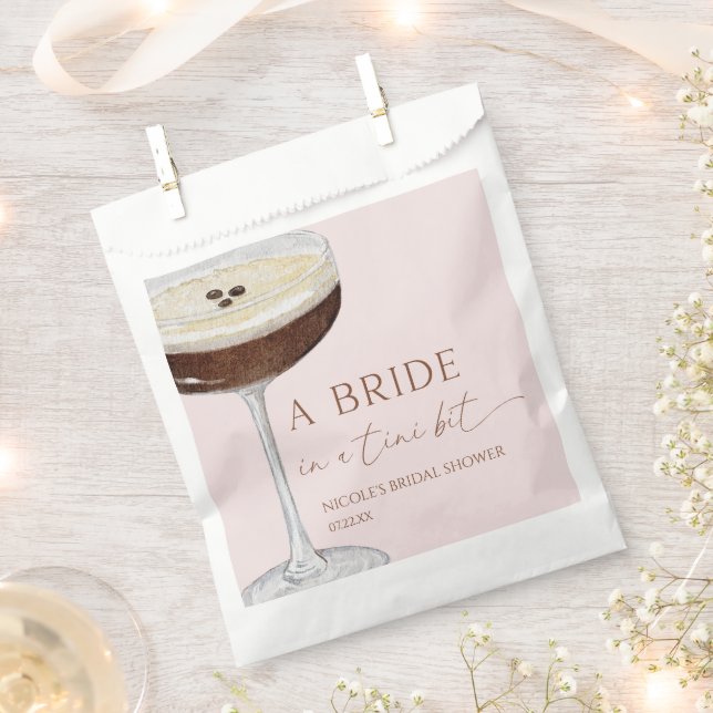 Braut In Einem Tini Bit Espresso Martini Junggesel Geschenktütchen (Ausgeschnitten)