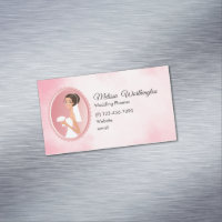 Braut in einem weißen Hochzeitskleid Holding a Bou