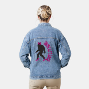 Braut mit Sass Sassy Sasquatch Jeansjacke