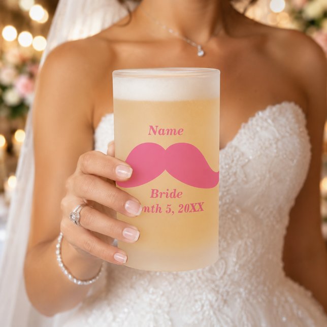 Braut Name Rosa Schnurrbart Mattglas Bierglas (Bride Name Pink Mustache Frosted Glass Beer Mug)