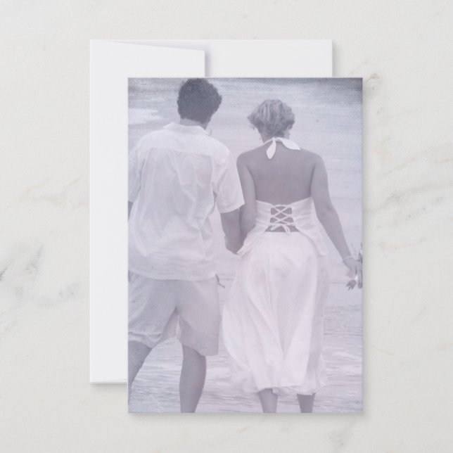 Braut und Bräutigam am Strand Save the Date (Vorderseite)