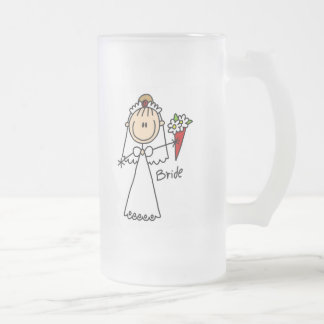 Braut, welche die Blumenstrauß-Tasse wirft Mattglas Bierglas