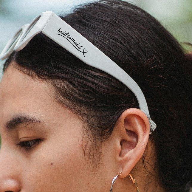 Brautjungfrau (White & Black Heart Wedding Bridesmaid Sunglasses)