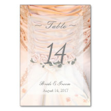 Brautkleid mit Rose Hochzeit Tischnummer