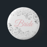 Brautknopf Rosa & Grau Button<br><div class="desc">Identifizieren Sie die Hauptakteure Ihres Brautparty, Ihrer Hochzeit oder Ihres Abendessens mit unseren eleganten, rosa & grauen Tasten. Dieser Knopf wurde für die Koordination mit unserer Pink & Gray Elegant Wedding Suite konzipiert und verfügt über eine Silver Imitate Folie, die auf einem weißen Hintergrund geblüht ist. Perfekt als Gutes oder...</div>