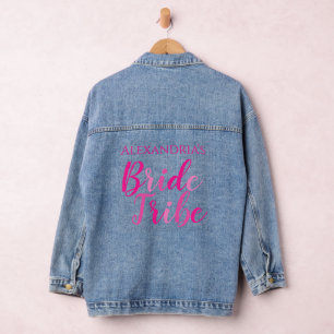 Brautname Hot Pink Typografie Junggesellinnenabsch Jeansjacke