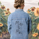 Brautparty Bride Miss zu Mrs. Jeansjacke<br><div class="desc">Frau Braudes Denim-Jacke. Brautparty Bekleidung mit einem modernen und minimalistischen Stil. Personalisieren Sie es,  indem Sie auf die Schaltfläche klicken,  um das Design zu bearbeiten.</div>