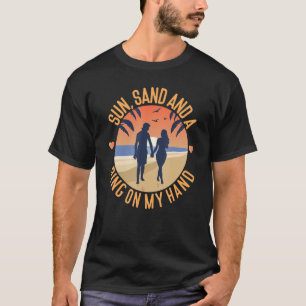 Brautparty-Sonnensand und ein Ring auf meiner Hand T-Shirt