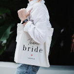 Brautparty-Totbeutel für Team Bride Editable Tragetasche<br><div class="desc">Dieses schöne Design kann auf Ihre Lieblingsfarbenkombinationen zugeschnitten werden. Macht ein großartiges Geschenk! In unserem Shop finden Sie stilvolle Schreibwaren und Geschenke: www.berryberrysweet.com.</div>