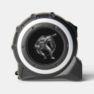 Breakdancer in Aktion im Stil eines Spritzers mit  Maßband