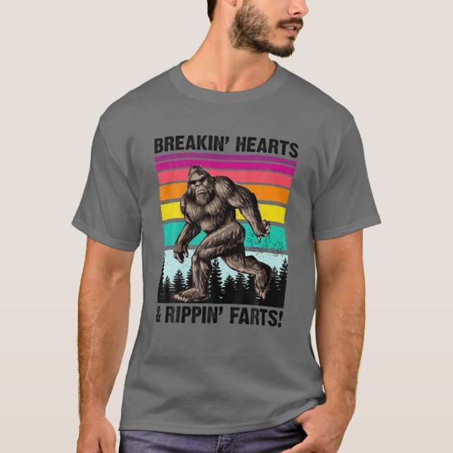 Breaking Hearts and Rippins Furzen Bigfoot Retro V T-Shirt (Vorderseite)